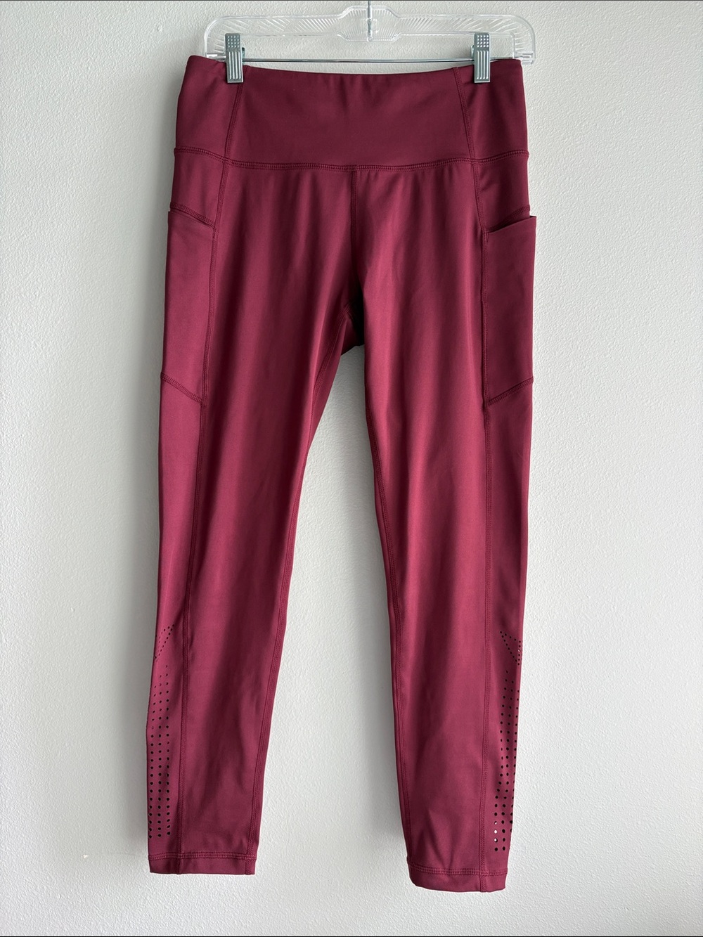 Korsa Leggings by Roadrunner Sports - Women’s Medium, Maroon